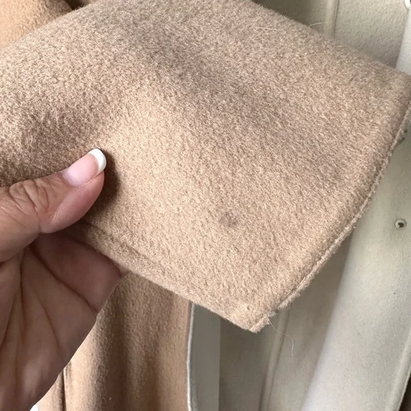 Uniqlo Light Camel Coat with Cream Interior Petite Fit with Hood and pockets - Picture 16 of 16